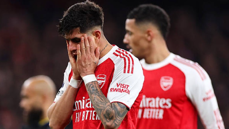 Carrick&rsquo;s magic! Man United come from behind to stun Arsenal at the Emirates - Ảnh 3