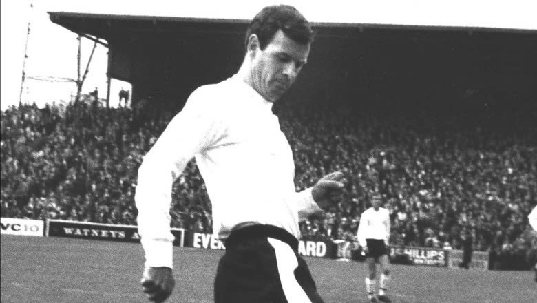 Leggat spent eight years of his career at Craven Cottage